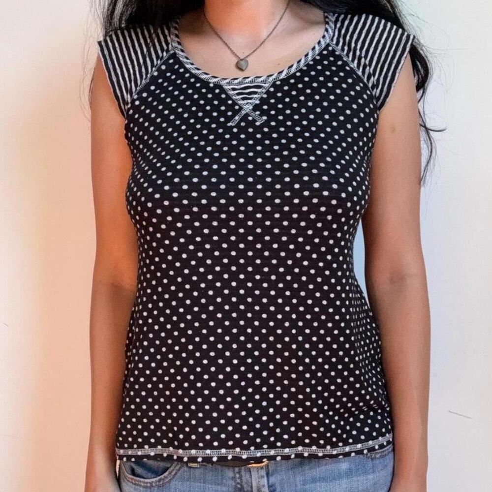 Early 2000s black & white top